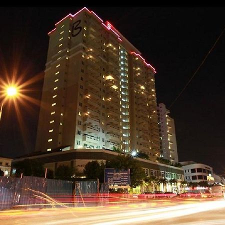 Alora Hotel Penang PENANG Екстериор снимка