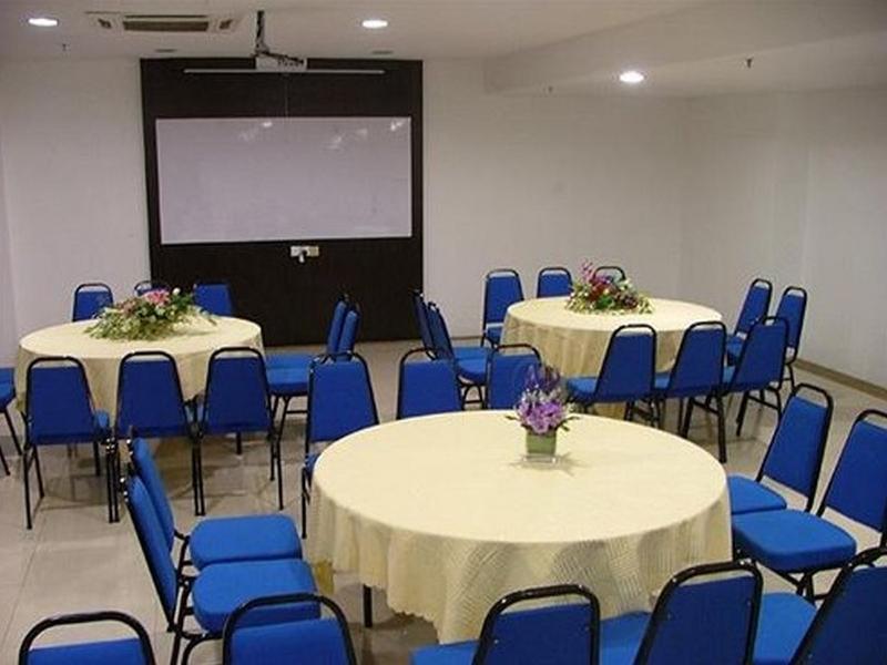 Alora Hotel Penang PENANG Екстериор снимка