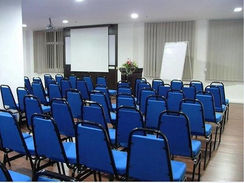 Alora Hotel Penang PENANG Екстериор снимка