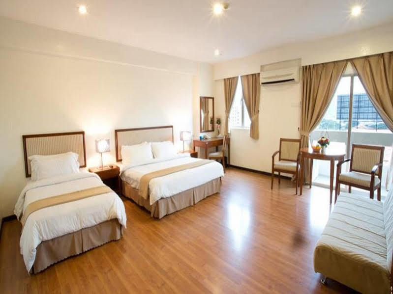 Alora Hotel Penang PENANG Екстериор снимка
